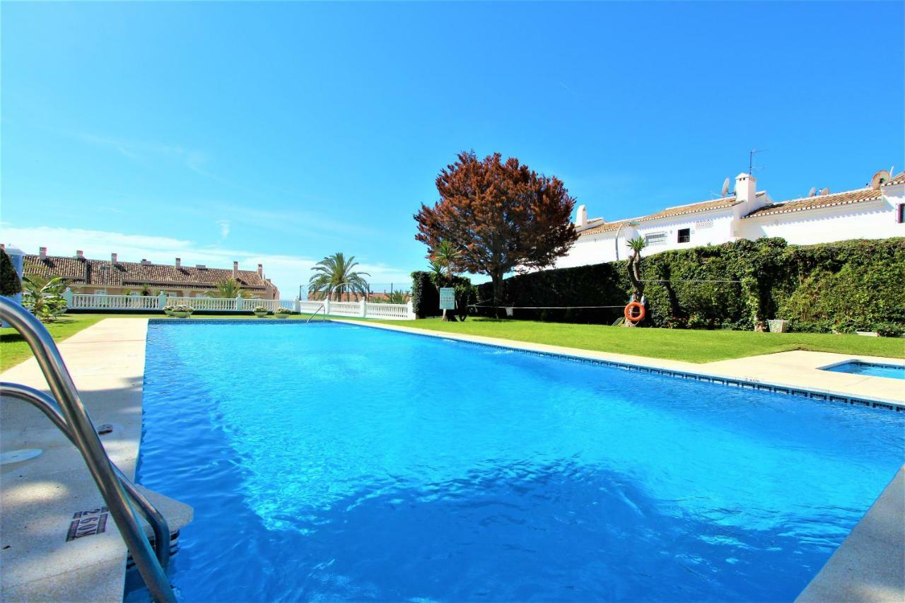 Apartamentos Los Cisnes - 2º Linea De Playa - Perfecta Ubicacion Benalmadena Ngoại thất bức ảnh