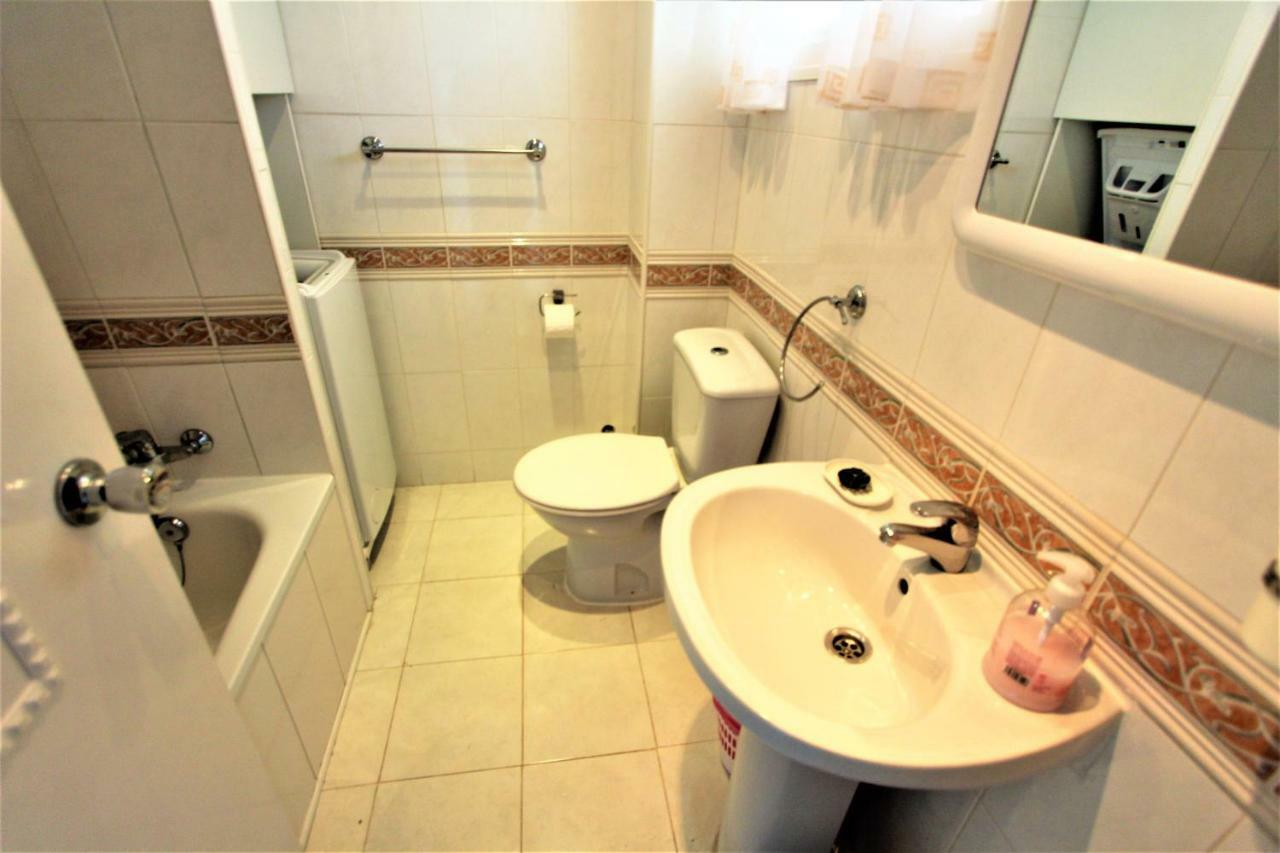 Apartamentos Los Cisnes - 2º Linea De Playa - Perfecta Ubicacion Benalmadena Ngoại thất bức ảnh