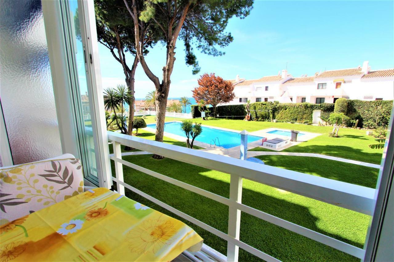 Apartamentos Los Cisnes - 2º Linea De Playa - Perfecta Ubicacion Benalmadena Ngoại thất bức ảnh